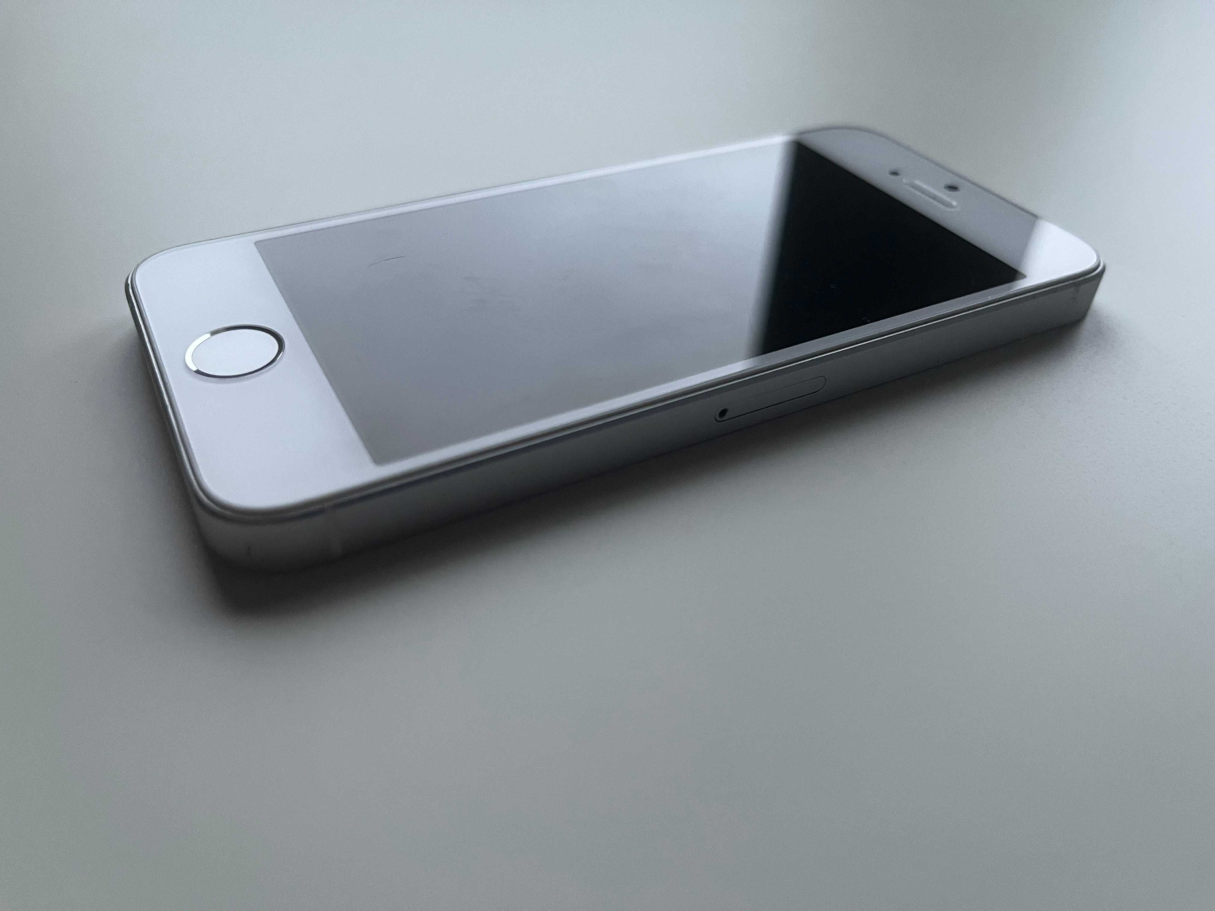 iPhone SE 1. gen. 64GB biały