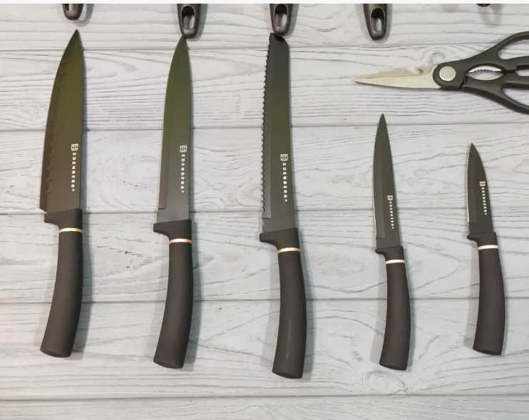 Набір кухонних ножів. Кухонні принадлежності . дошка + точилка .