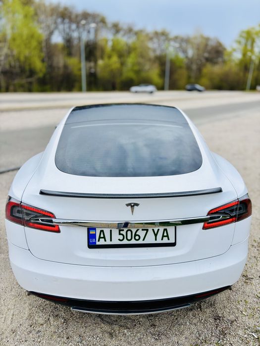 Tesla model S P85 2013р