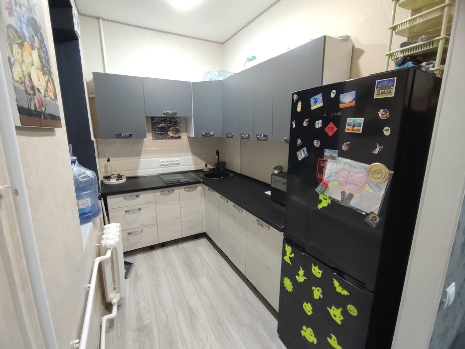 Продаж квартири по вул. Тихвінська, буд. 4(КРЕС)