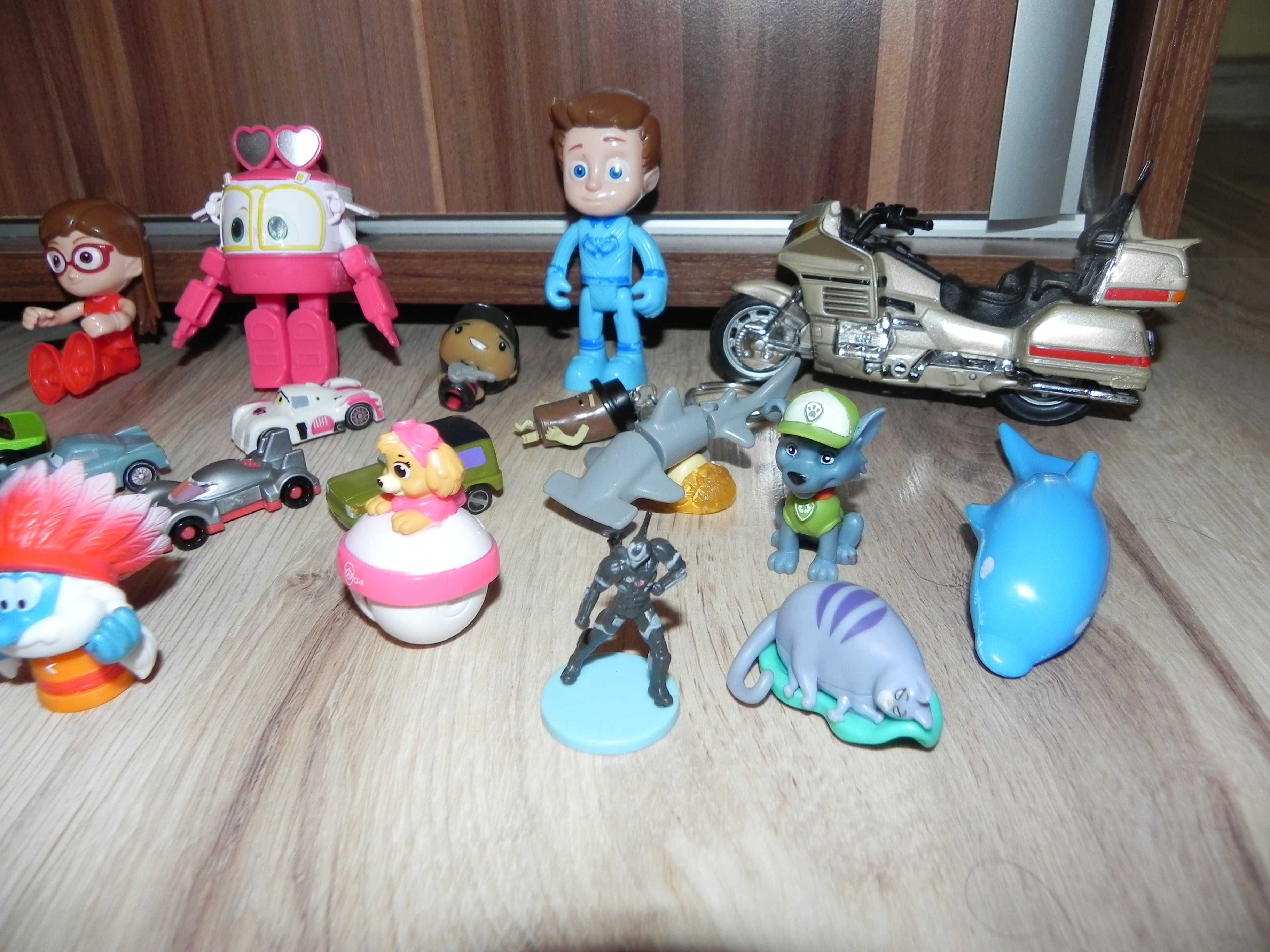 Zabawki figurki postacie z bajek
