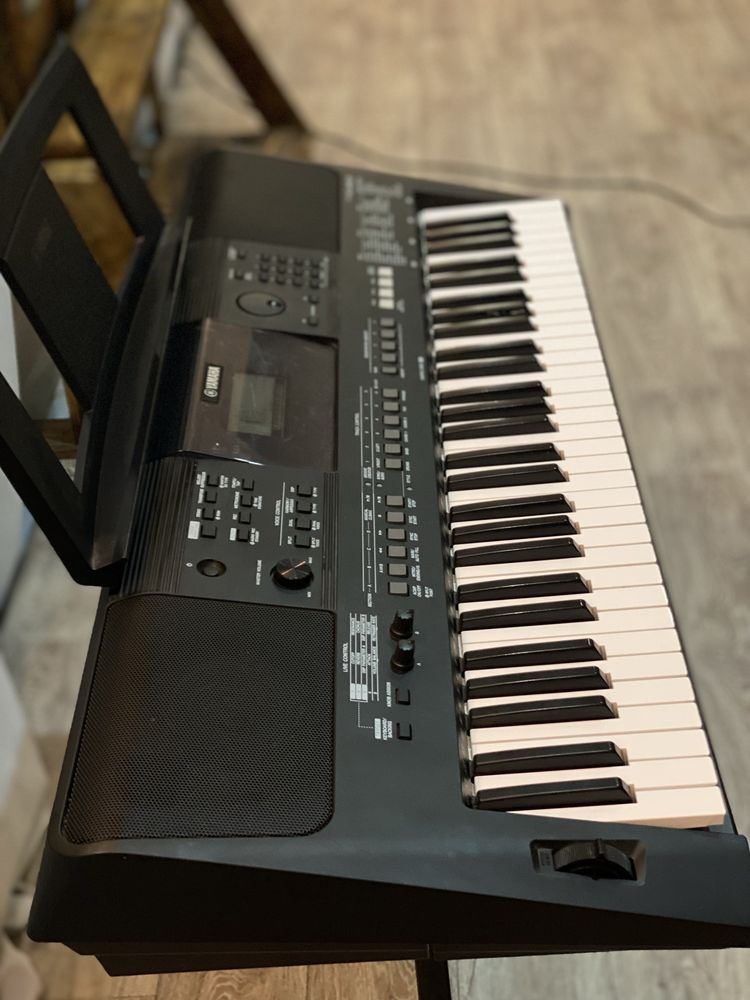 Синтезатор Yamaha PSR-E463