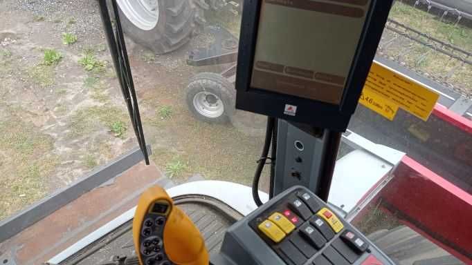 Kombajn zbożowy Massey Ferguson 7282 Centora