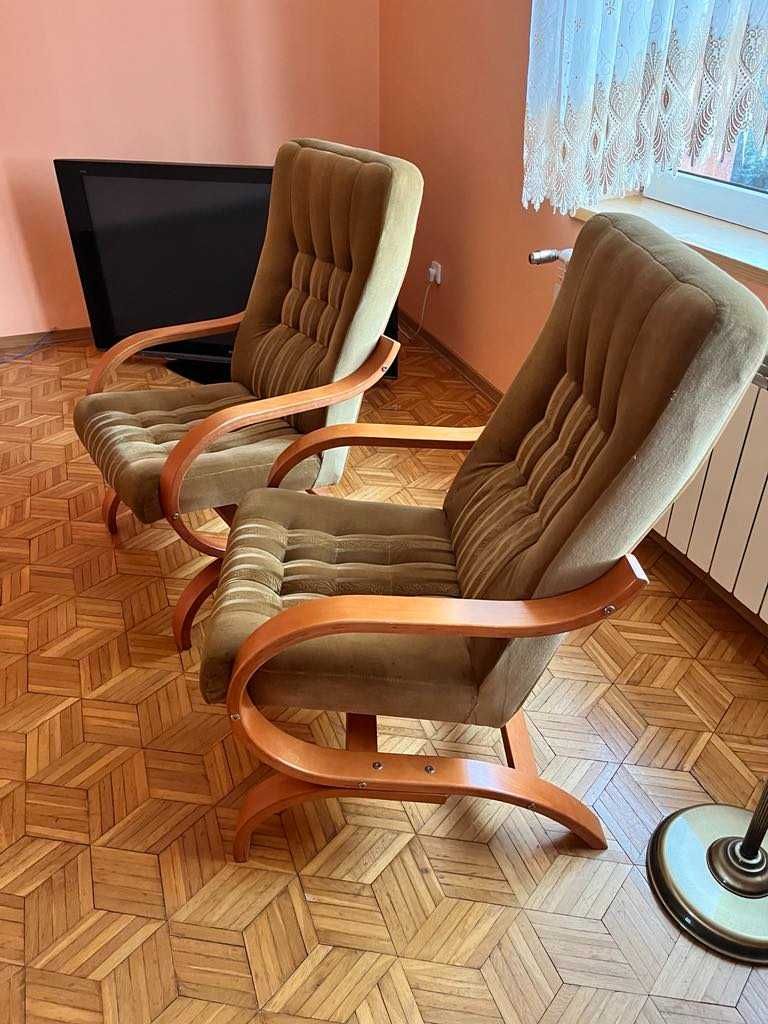 Wygodne fotele w dobrym stanie