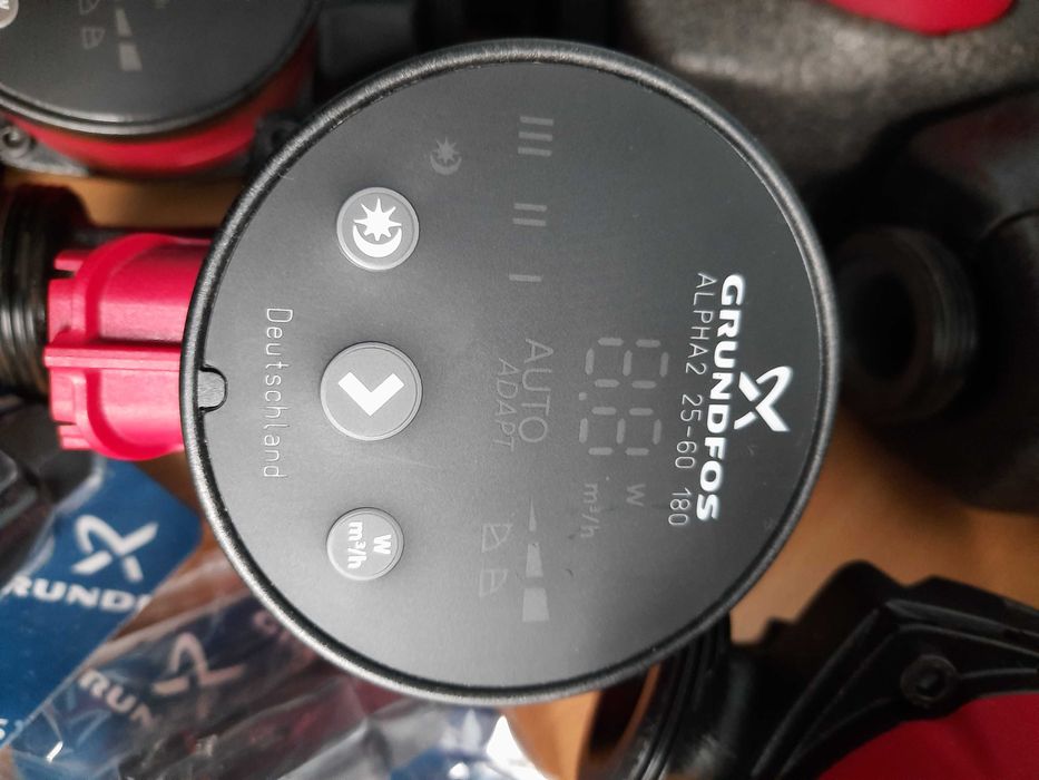 Циркуляционный насос Grundfos ALPHA2 25-40 180 / Alpha2 32-60 180