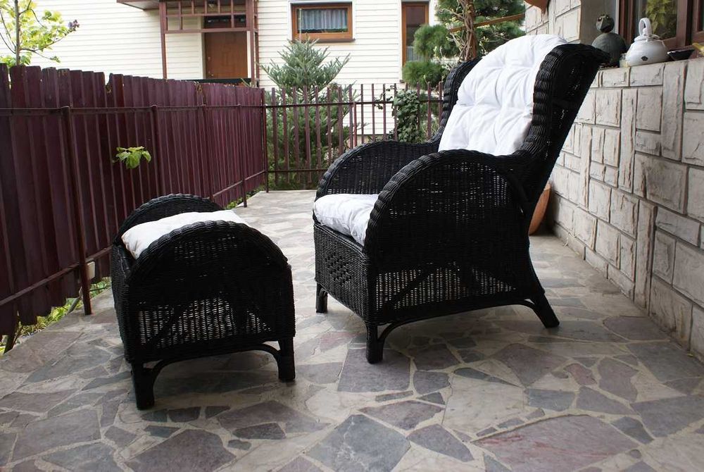 Czarny Fotel Z Podnóżkiem ! Stan idealny !