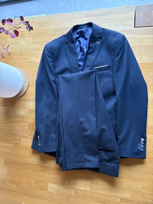 Garnitur meski granatowy