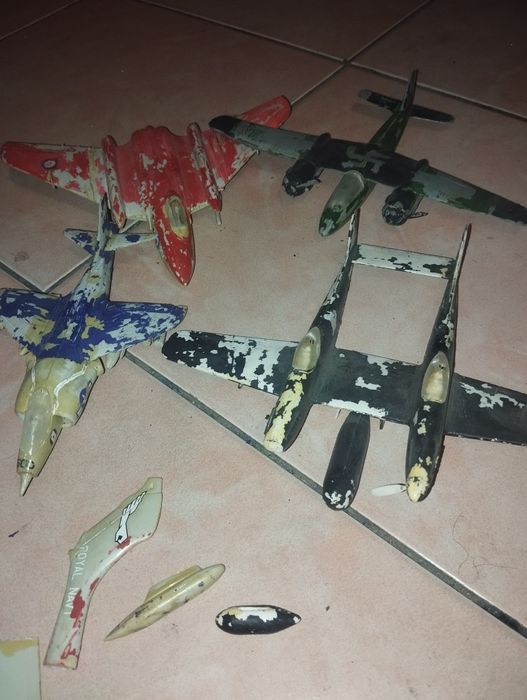 Продам модели самолётов и подводной лодки, производства СССР.