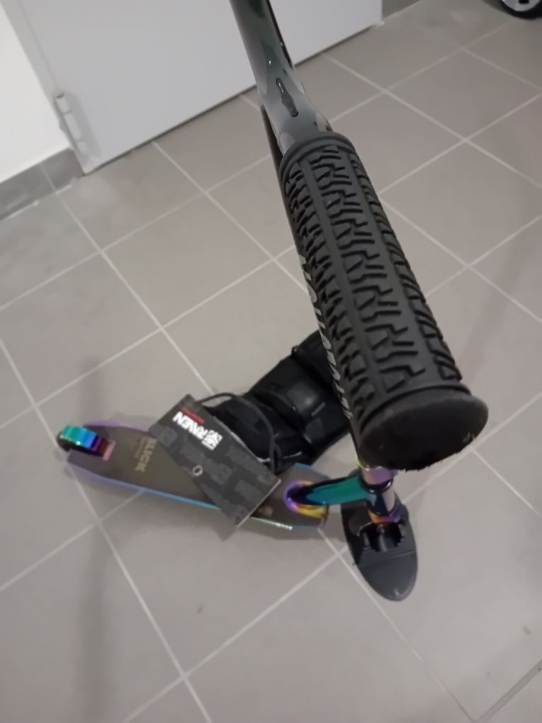 Hulajnoga Raven Slick Neo Chrome +stojak RX500
