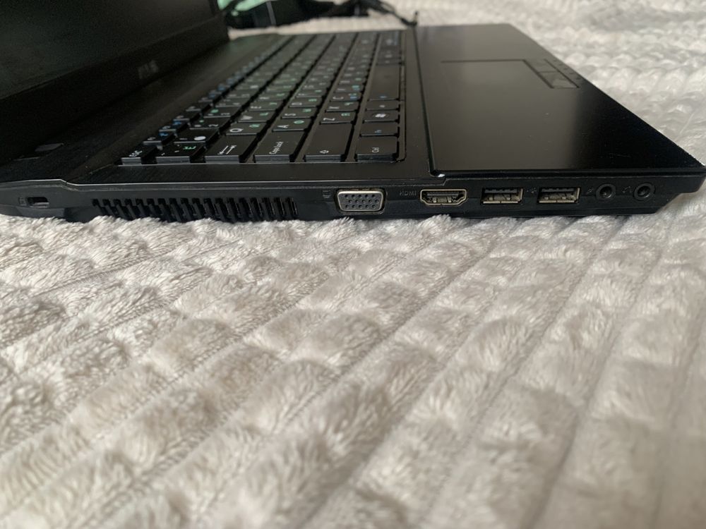 Ноутбук Asus p52j чорний