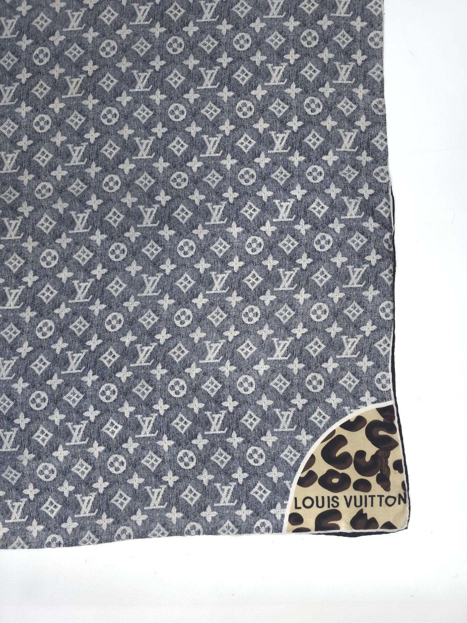 Louis Vuitton chusta jedwabna z monogramem