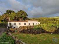 Casa T2 em Lajes do Pico de 72,00 m2