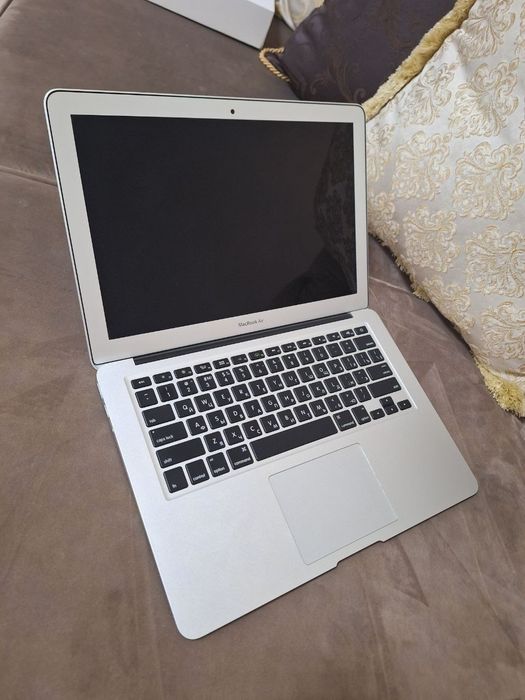 Macbook Air Core i5/8gb новий акумулятор