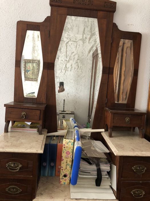 Cómoda Antiga com Pedra Lioz e Espelho