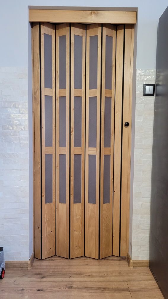 Drzwi harmonijkowe drewniane
