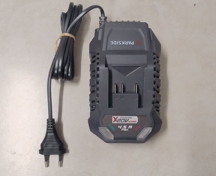 Szybka ładowarka Parkside x20V Team 4,5A 120W