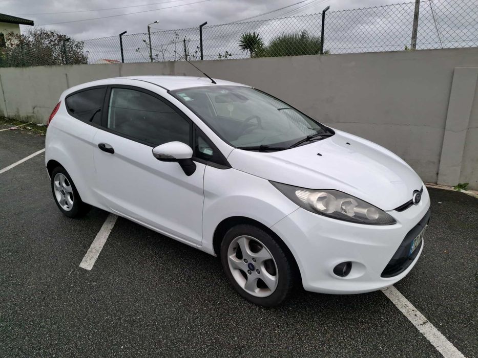 Ford Fiesta comercial