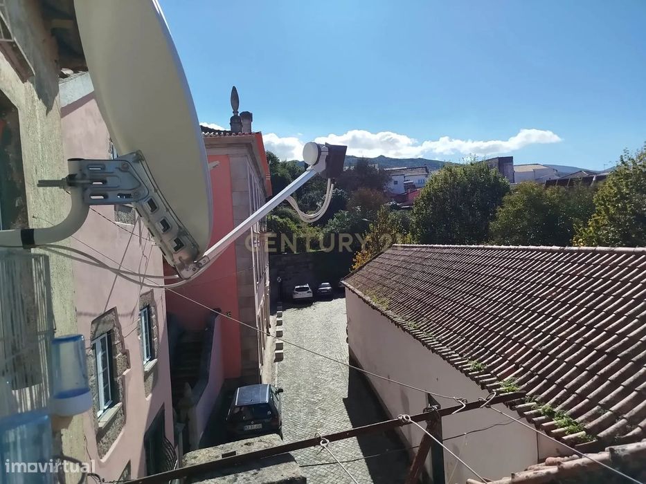 Prédio T3 para restaurar Gouveia