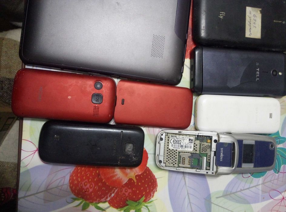 Мобильный  телефон самсунг