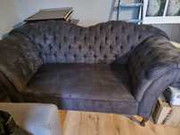 Piękna jak nowa sofa Chesterfield