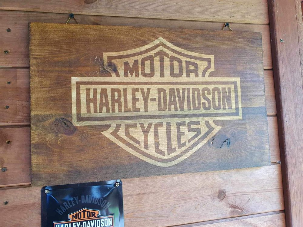 Deski ozdobne z logo Harley Davidson