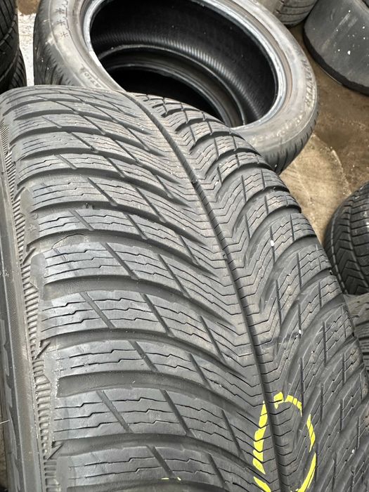 235/50x19 Michelin