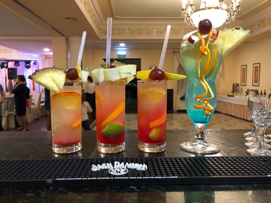 Barman na wesele - pokazy barmańskie