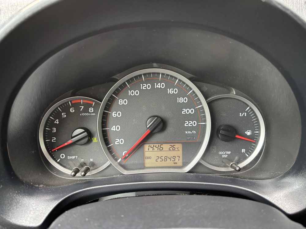 Toyota YARIS  2012 brak rdzy