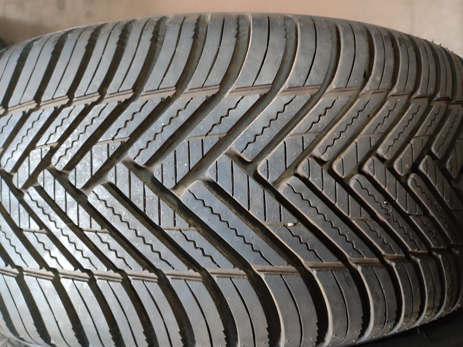 225.45.17 komplet Hankook Kinergy 4S Bieżnik 100%