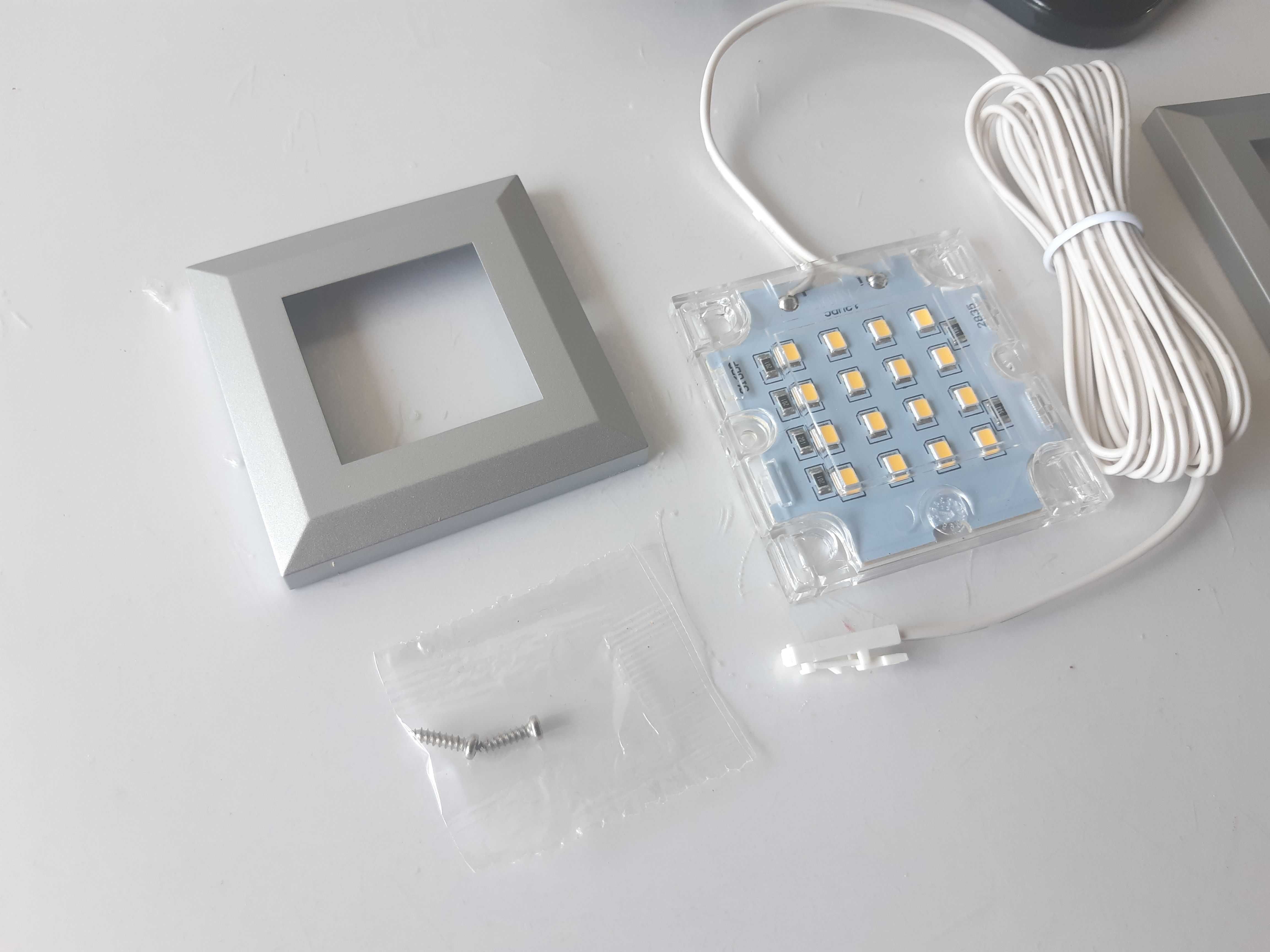 Oświetlenie podszafkowe Do półek 2x LED SQUERE2S Włącznik Zasilacz