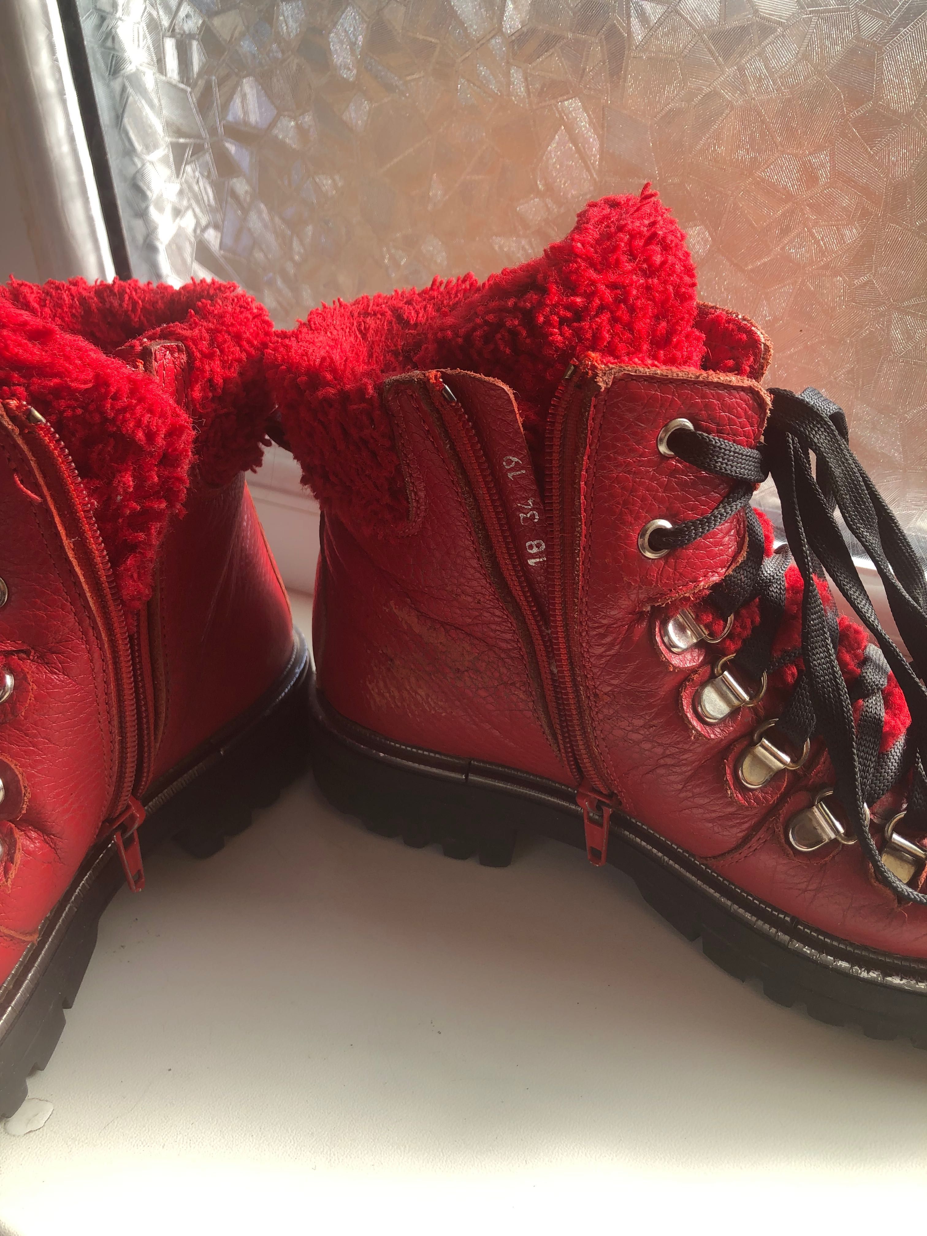 Ботинки - сапоги зимние на девочку красные