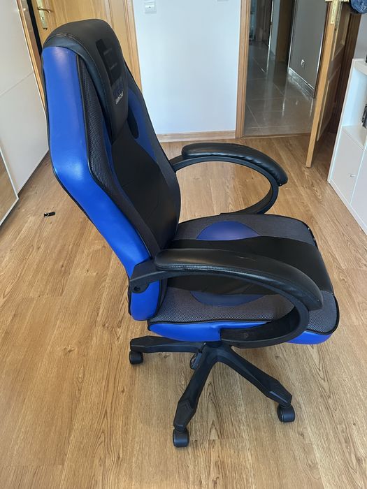Cadeira Gamming  azul e preta