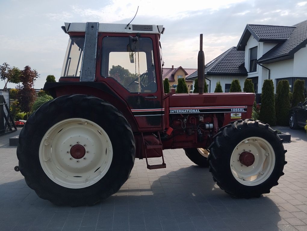 Case Internation 1056xl
