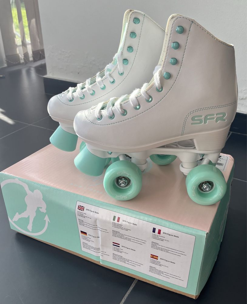Patins 4 Rodas - SFR (como novos)