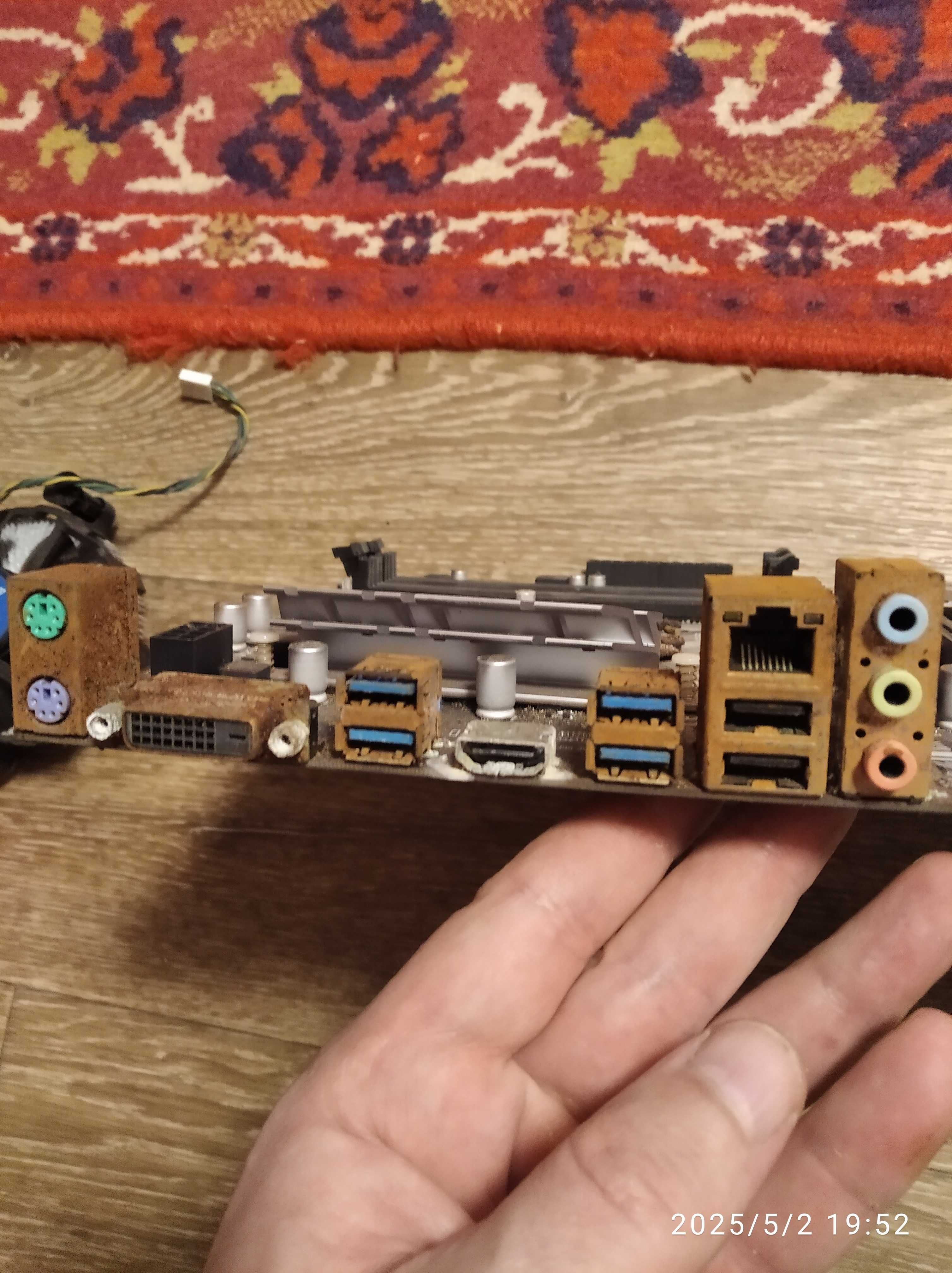 Материнская плата Asus prime Z270 -P+Intel celeron G3900 плата Ржавая.