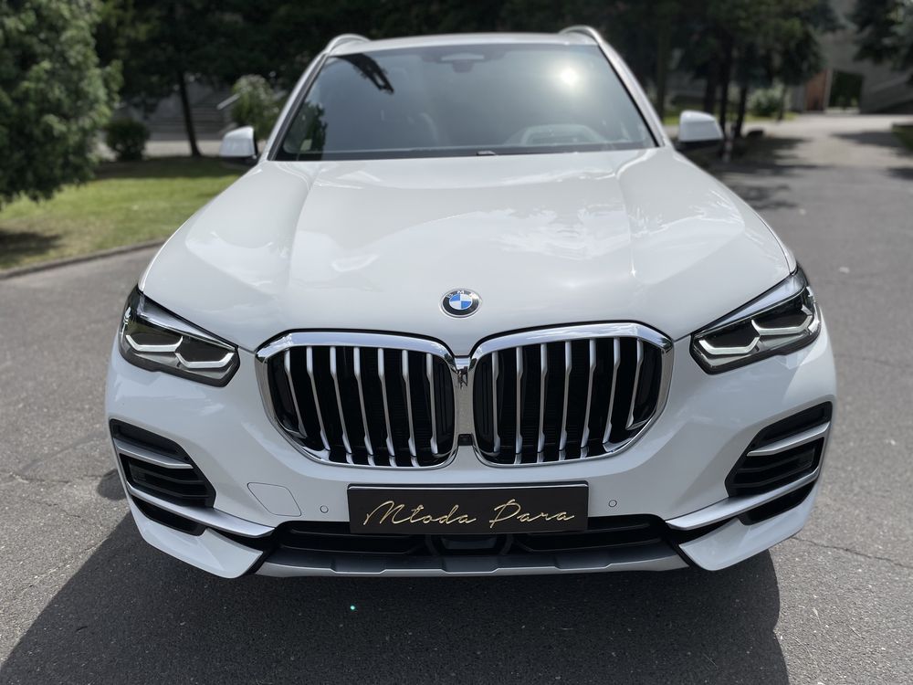 Auto do ślubu BMW X5 w kolorze BIAŁYM i CZARNYM