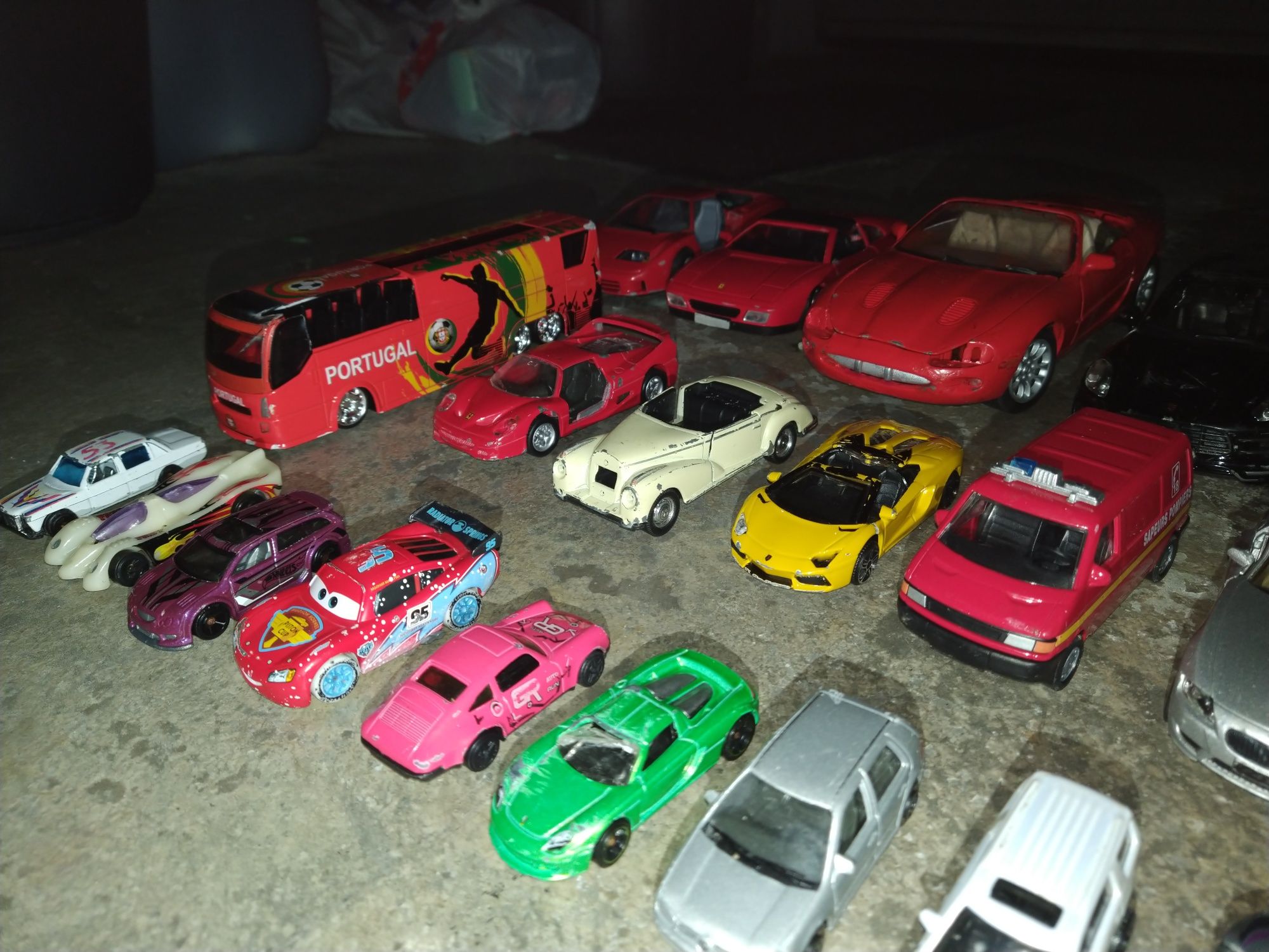 Lote de 50 carros