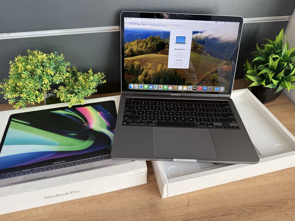 MacBook Pro  13"  M1 8/256 GB  Open BOX  !