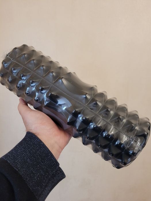 Валик массажный с выемкой для позвоночника 33*12 см валик масажний