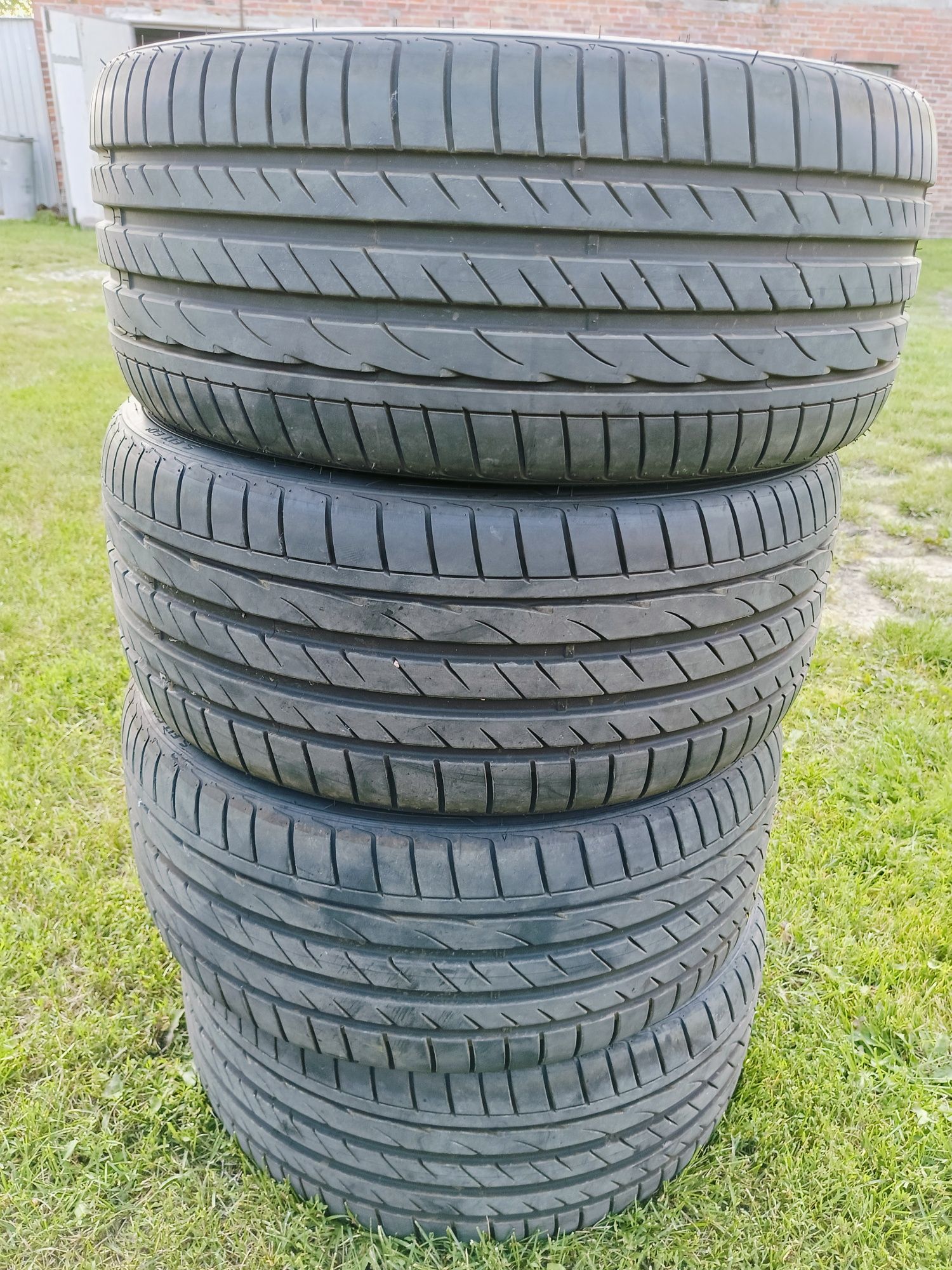 Opony letnie 235/35/R19