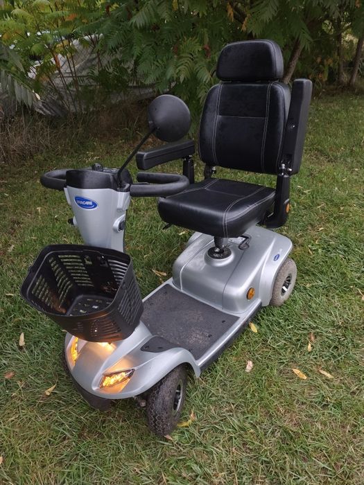 Wózek Inwalidzki  Elektryczny Invacare Leo  Akumulatory Nowe