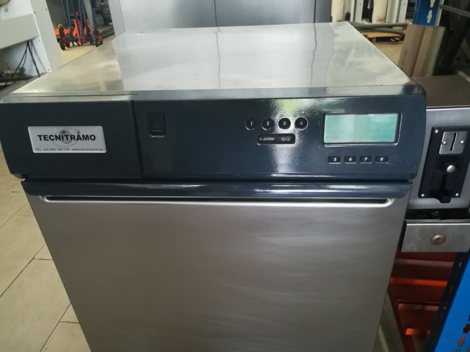 Máquina de lavar self service
