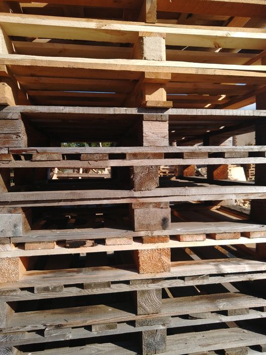 Sprzedam palety przemysłowe  114 x 114  pod bigbagi