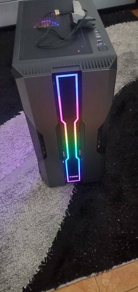 Torre de computador fixo