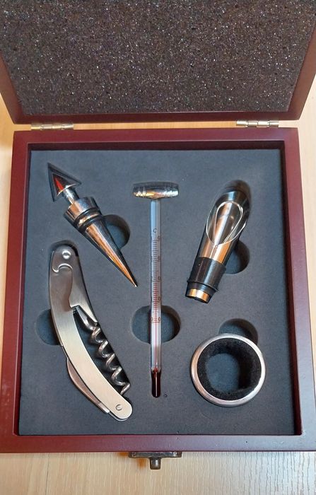 Conjunto de acessórios para vinho