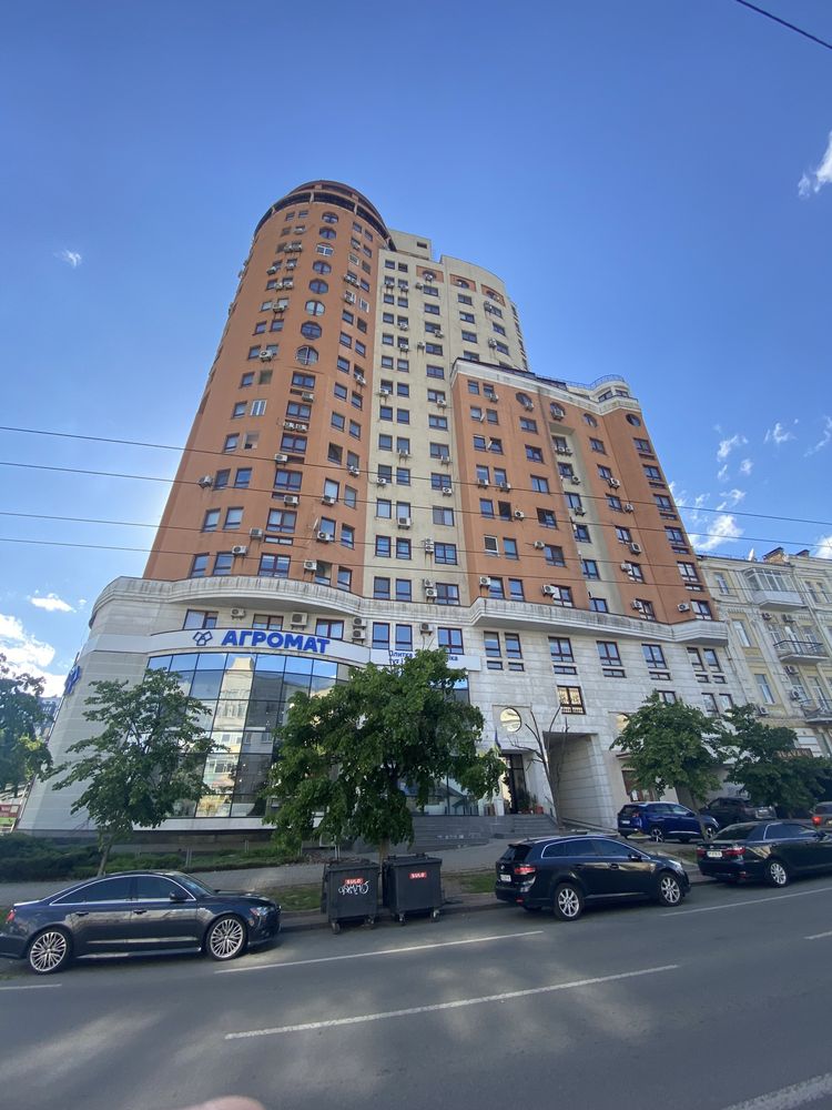 Продам 3к квартиру Шота Руставелі, 44