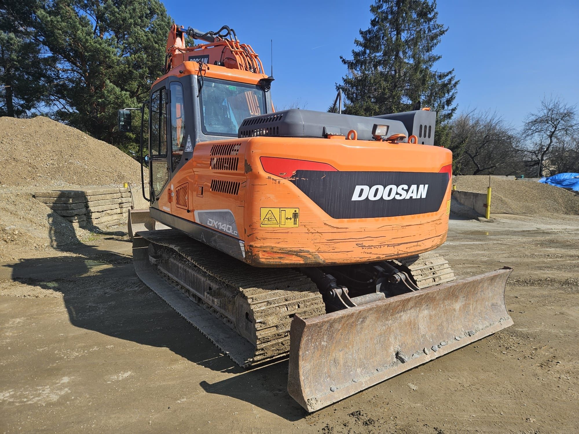 Koparka gąsienicowa DOOSAN DX140 LC-5 2018 pług BEZ DPF VOLVO HITACHI