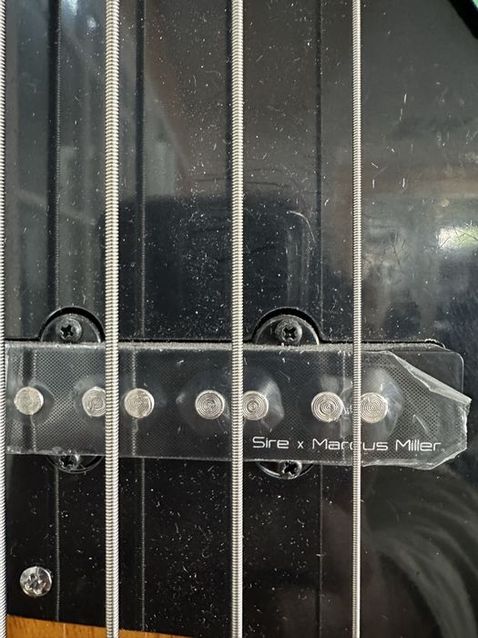 Baixo marcus Miller V3