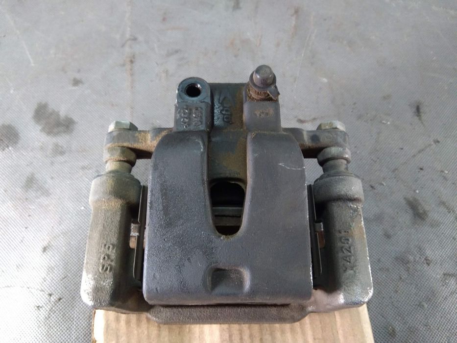 Dodge Challenger Charger 15+ zacisk lewy tył 3.6