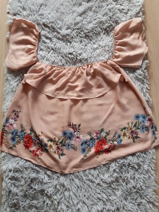Bluzka cold shoulder pudrowy róż Stradivarius